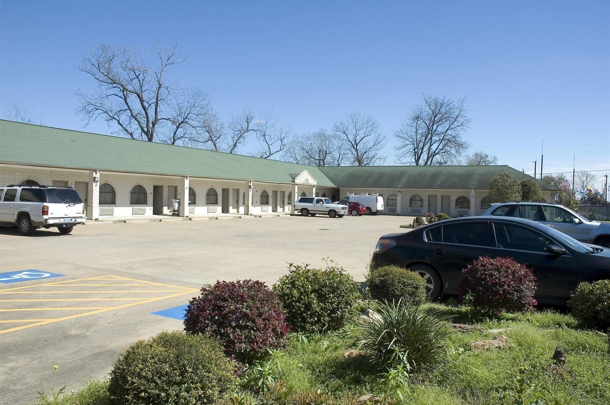 Budget Host Hempstead Inn Brookhollow/Energy Corridor Houston Exterior photo