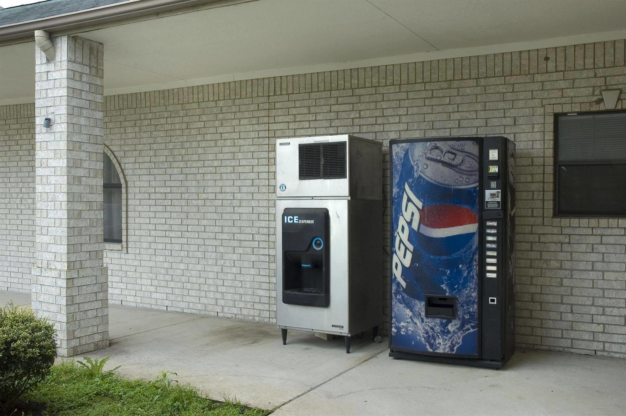 Budget Host Hempstead Inn Brookhollow/Energy Corridor Houston Exterior photo