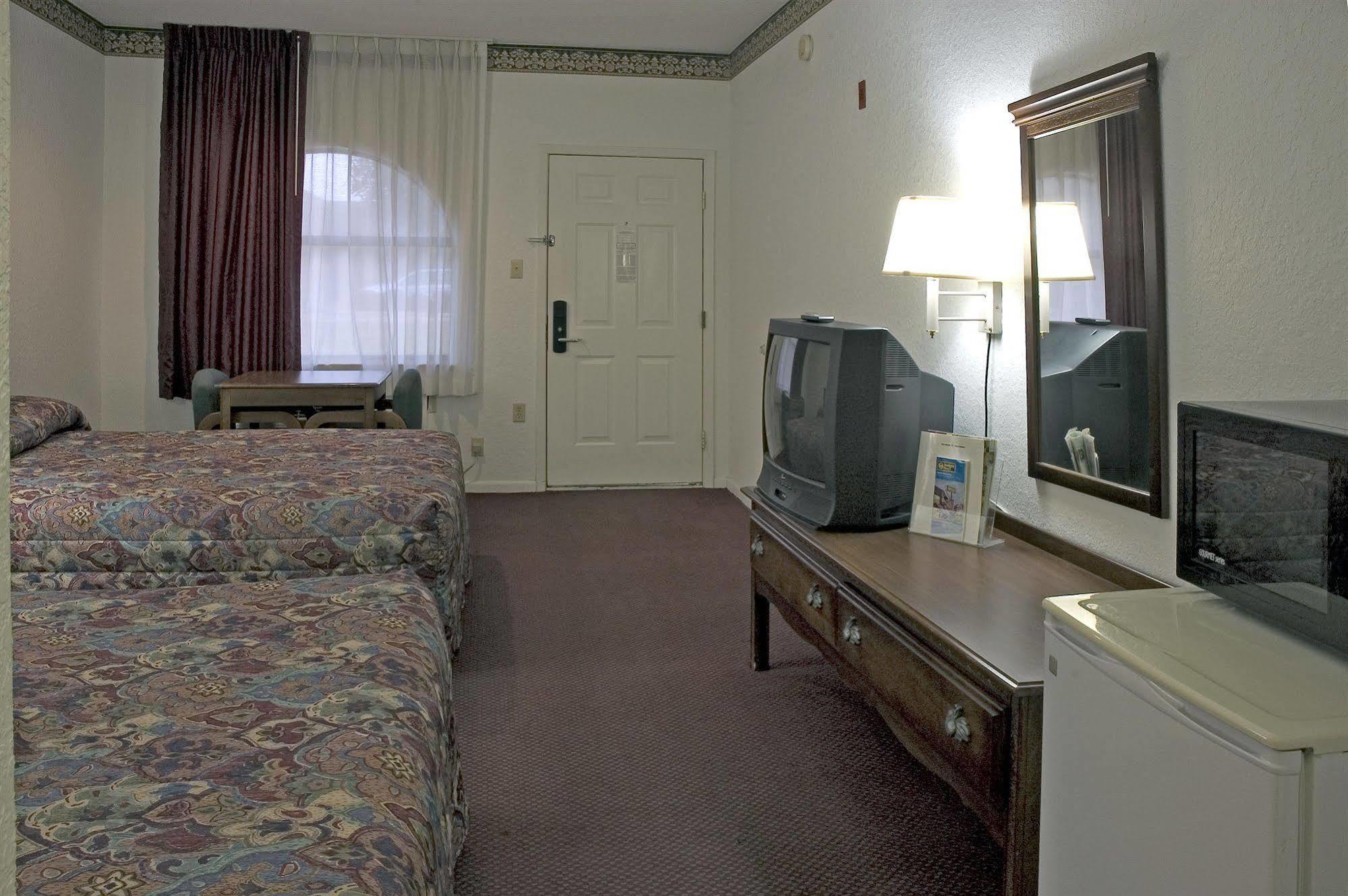 Budget Host Hempstead Inn Brookhollow/Energy Corridor Houston Exterior photo